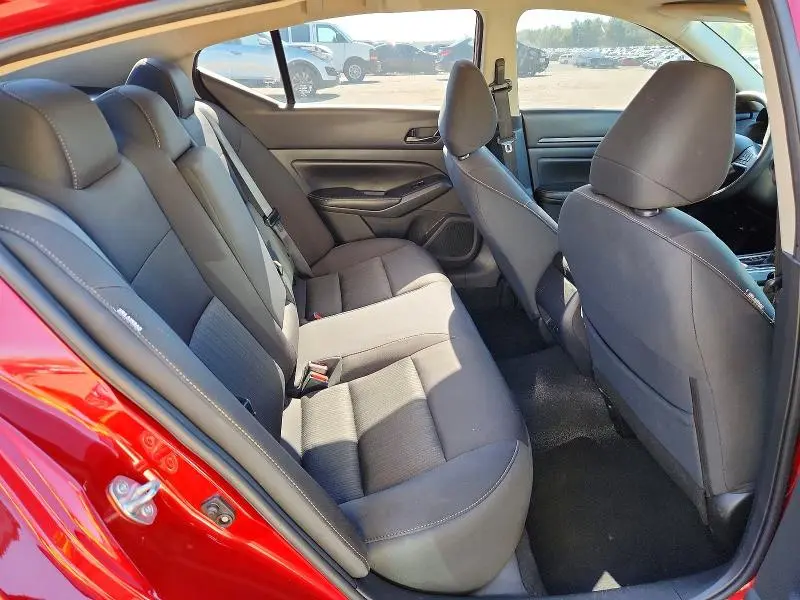 2024 NISSAN ALTIMA SV  