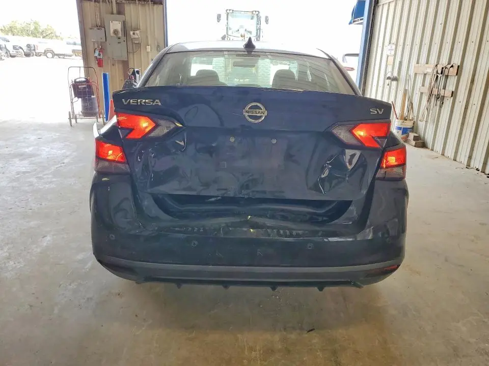 2021 NISSAN VERSA SV  