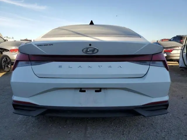 2021 HYUNDAI ELANTRA SE  