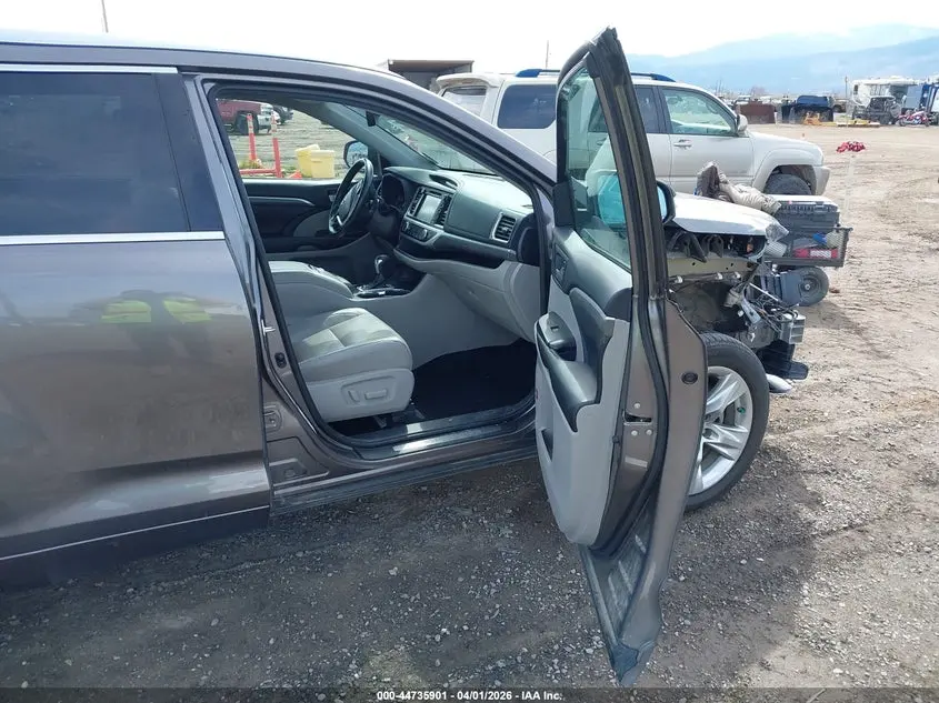2019 TOYOTA HIGHLANDER LIMITED