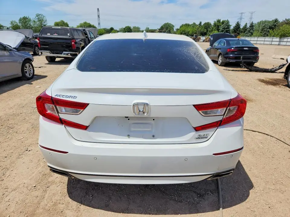 2018 HONDA ACCORD TOURING  