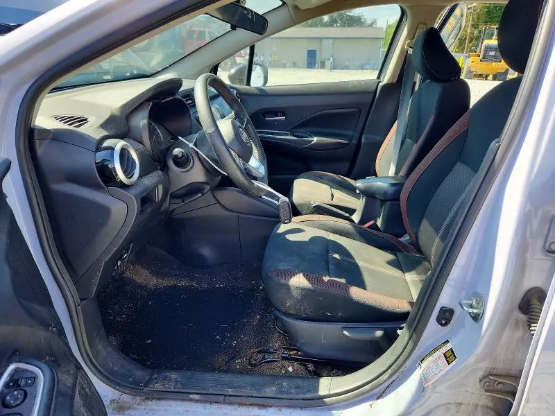 2023 NISSAN VERSA SR  