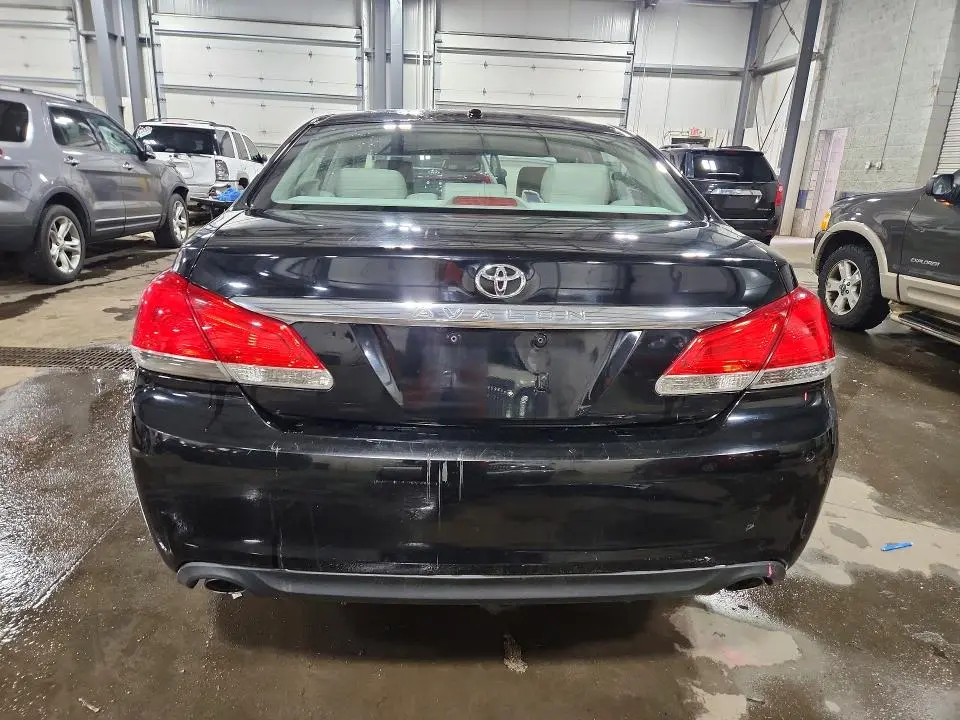2011 TOYOTA AVALON LIMITED  