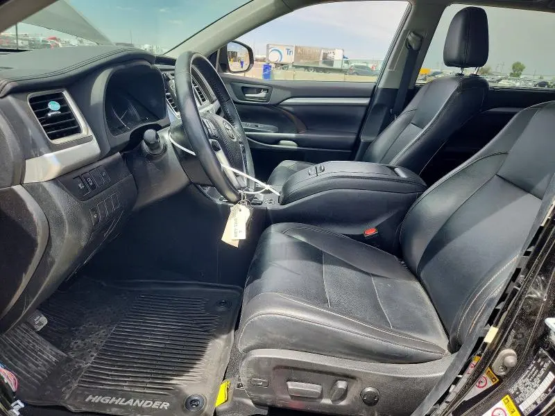 2019 TOYOTA HIGHLANDER XLE  