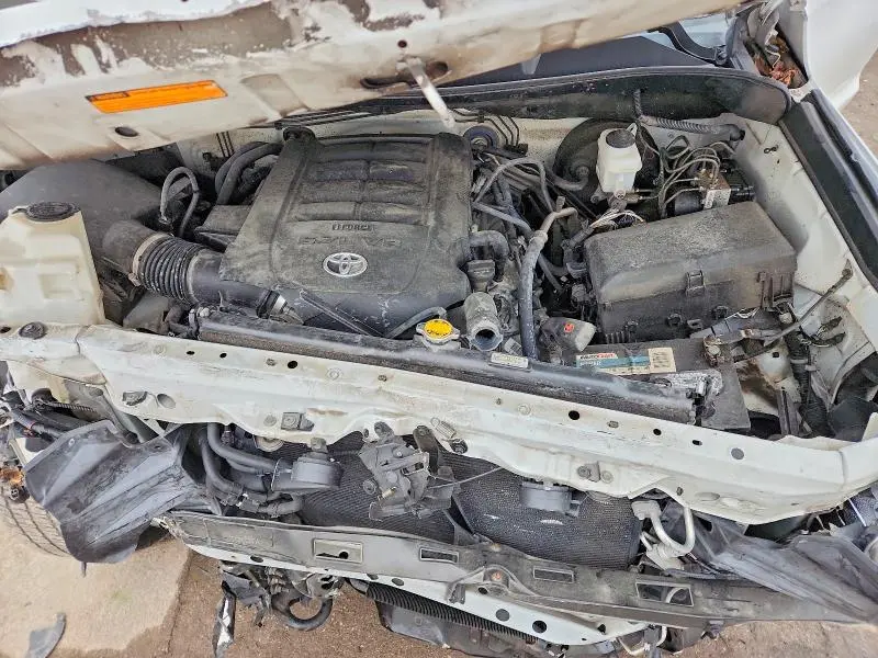 2015 TOYOTA TUNDRA CREWMAX SR5  