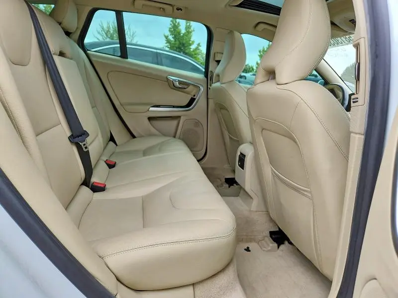 2015 VOLVO V60 PREMIER  