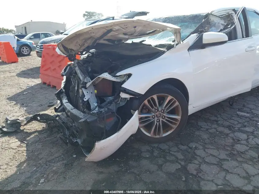 2015 TOYOTA CAMRY SE