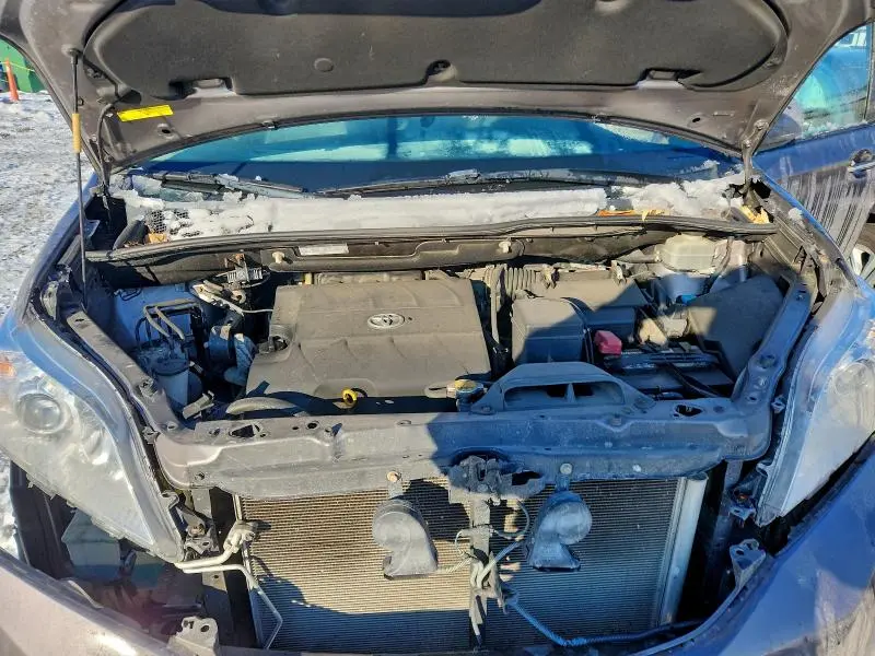 2011 TOYOTA SIENNA XLE  