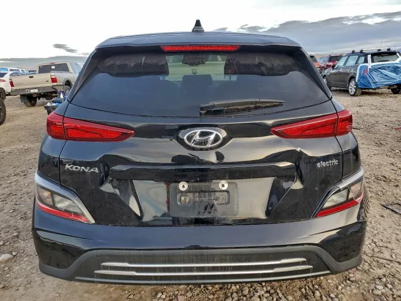 2023 HYUNDAI KONA SE  