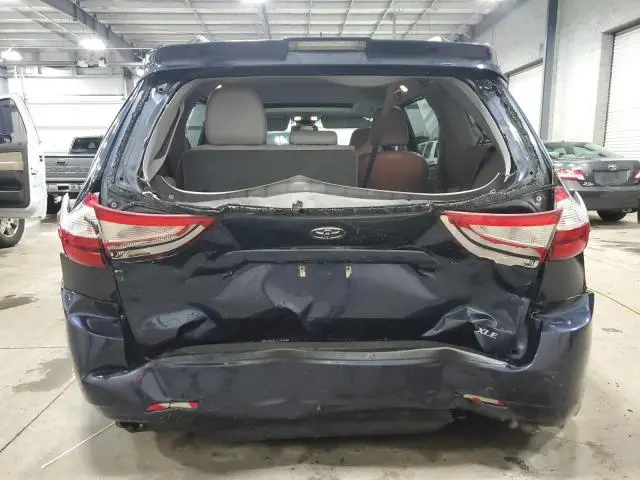 2018 TOYOTA SIENNA XLE  
