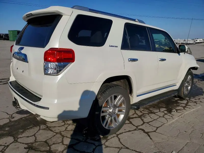 2013 TOYOTA 4RUNNER SR5  