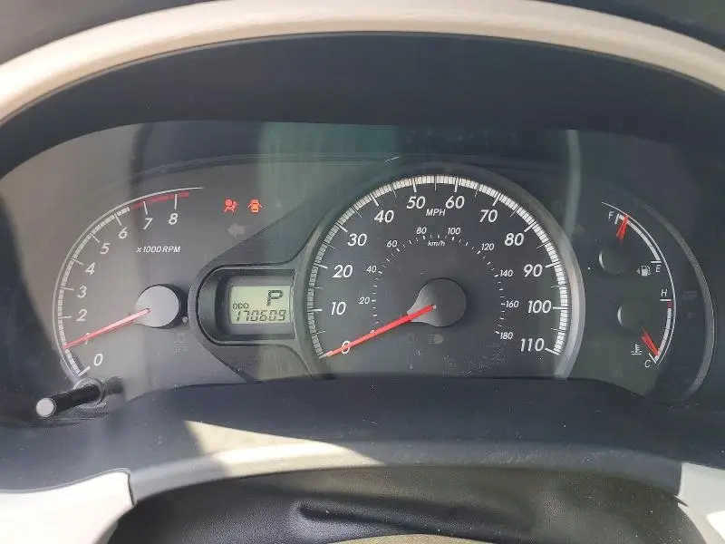 2011 TOYOTA SIENNA LE  