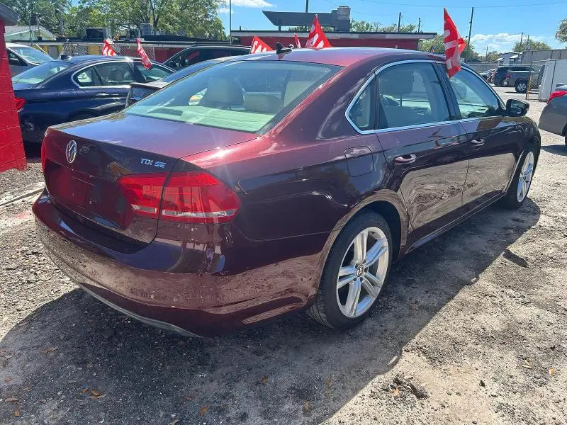 2014 VOLKSWAGEN PASSAT SE  