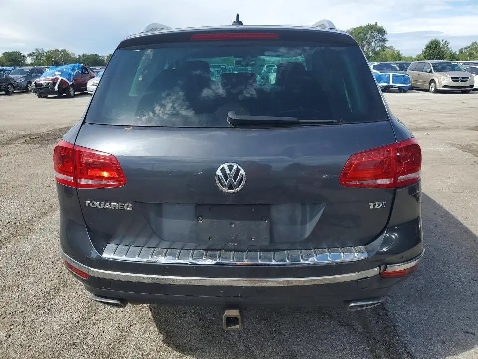 2015 VOLKSWAGEN TOUAREG V6 TDI  