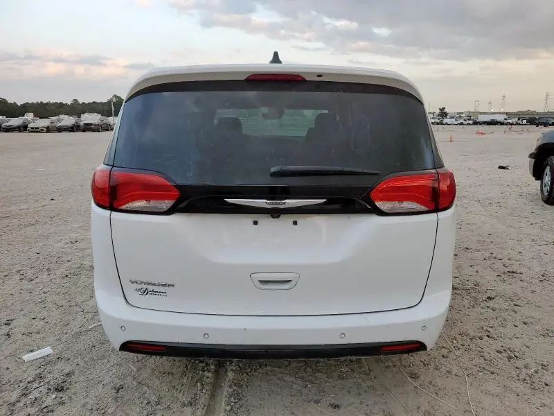 2025 CHRYSLER VOYAGER LX  