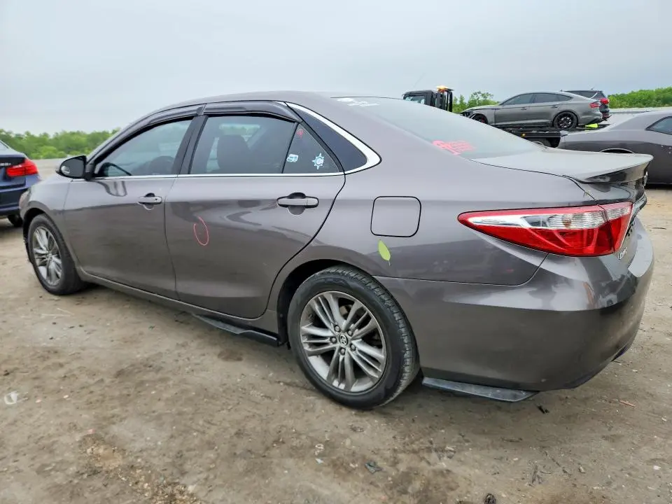 2015 TOYOTA CAMRY SE  