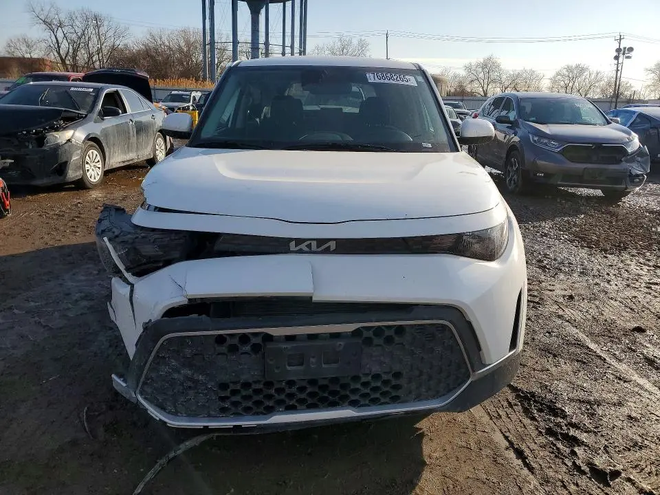2023 KIA SOUL LX  