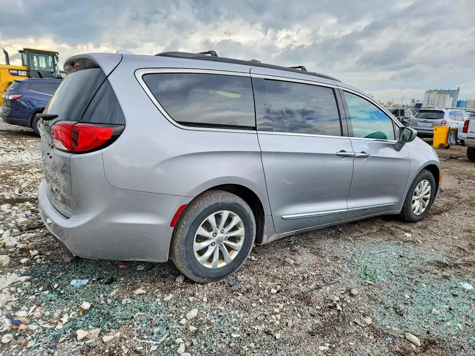 2017 CHRYSLER PACIFICA TOURING L  