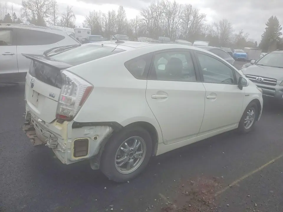 2010 TOYOTA PRIUS III  