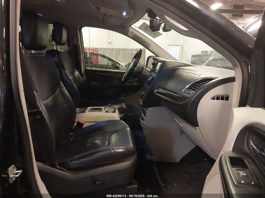 2012 CHRYSLER TOWN & COUNTRY LIMITED