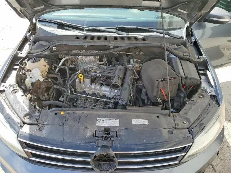 2017 VOLKSWAGEN JETTA SE  