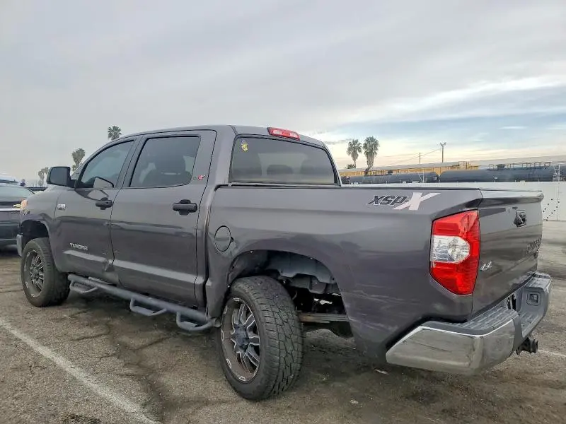 2016 TOYOTA TUNDRA CREWMAX SR5  