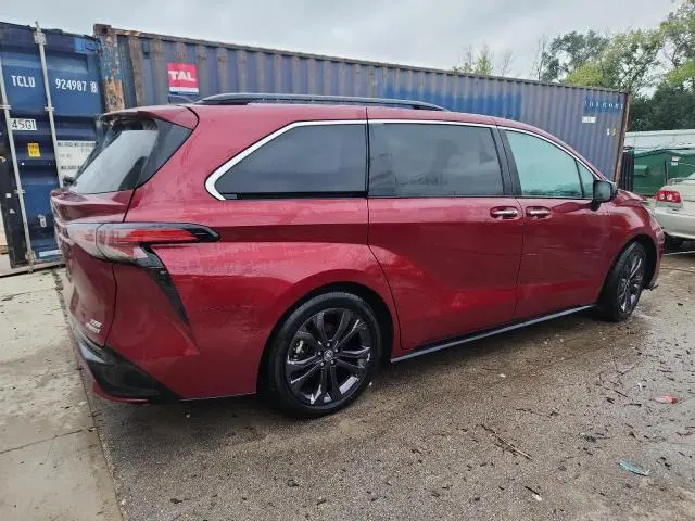2022 TOYOTA SIENNA XSE  