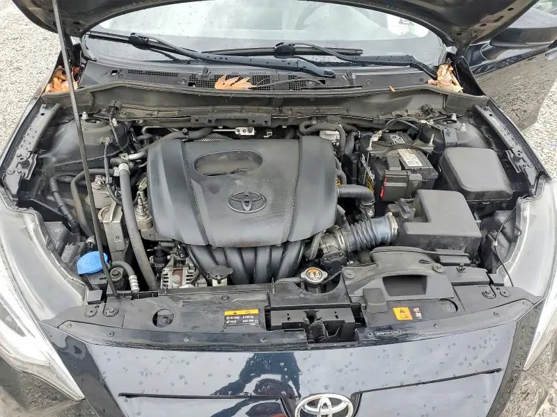 2019 TOYOTA YARIS XLE  