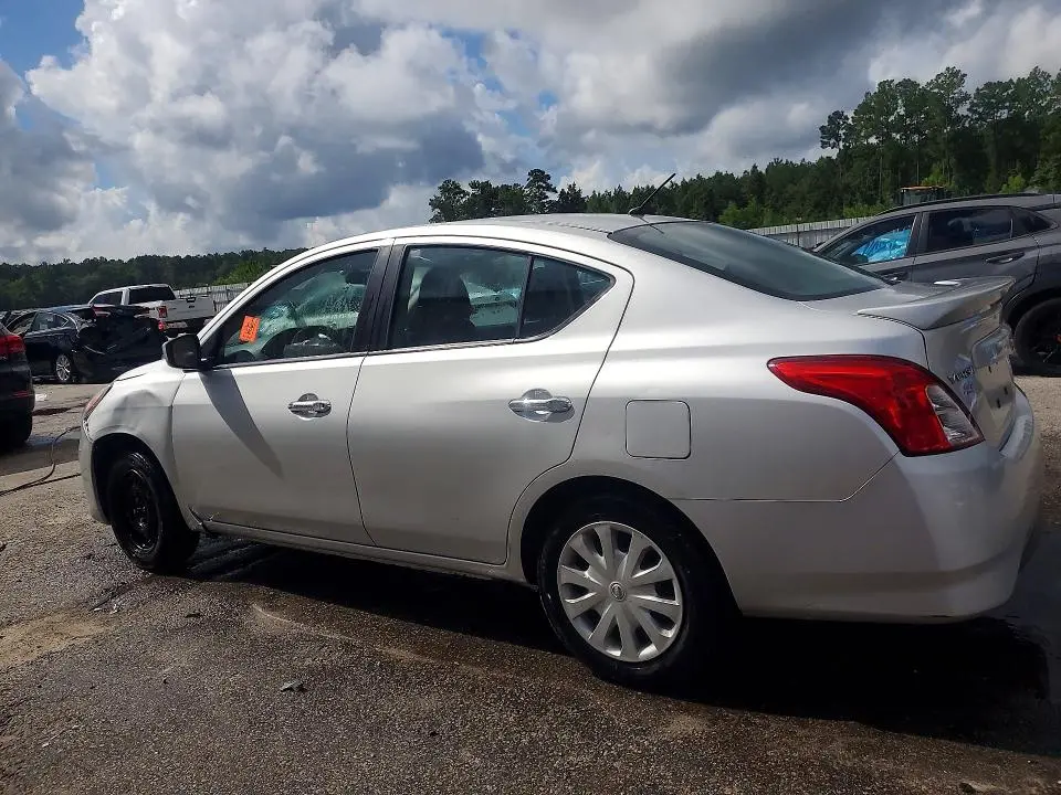 2018 NISSAN VERSA SV  