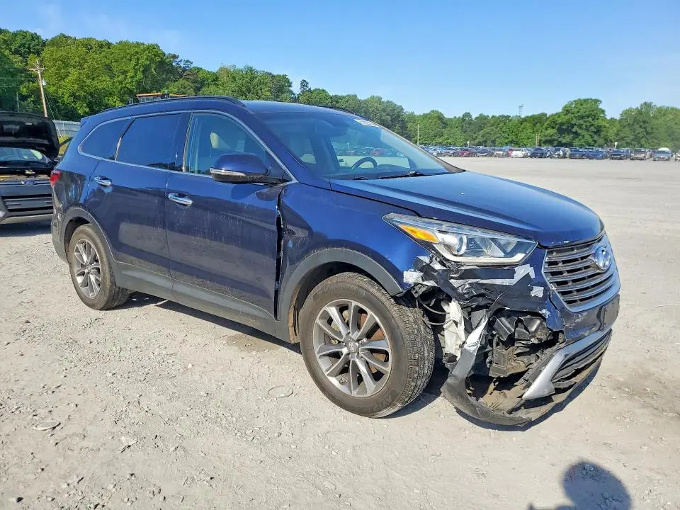 2017 HYUNDAI SANTA FE SE  