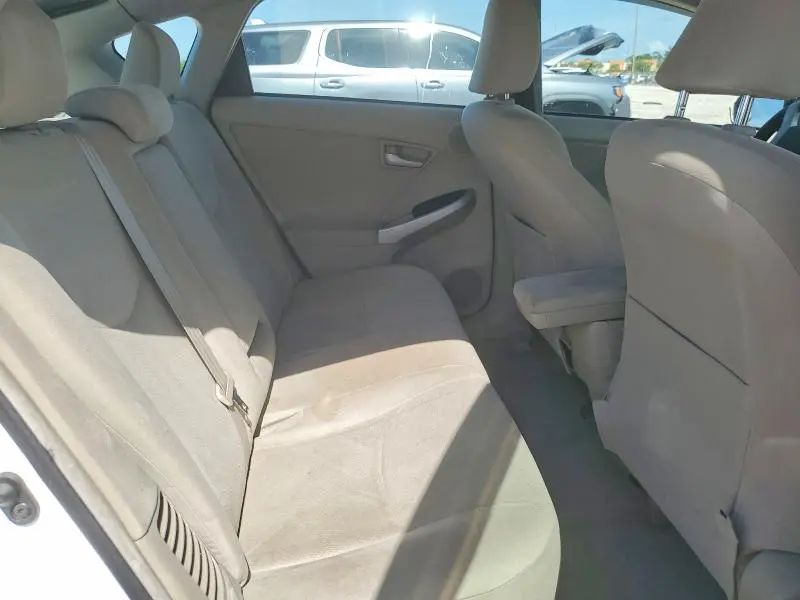2010 TOYOTA PRIUS III  
