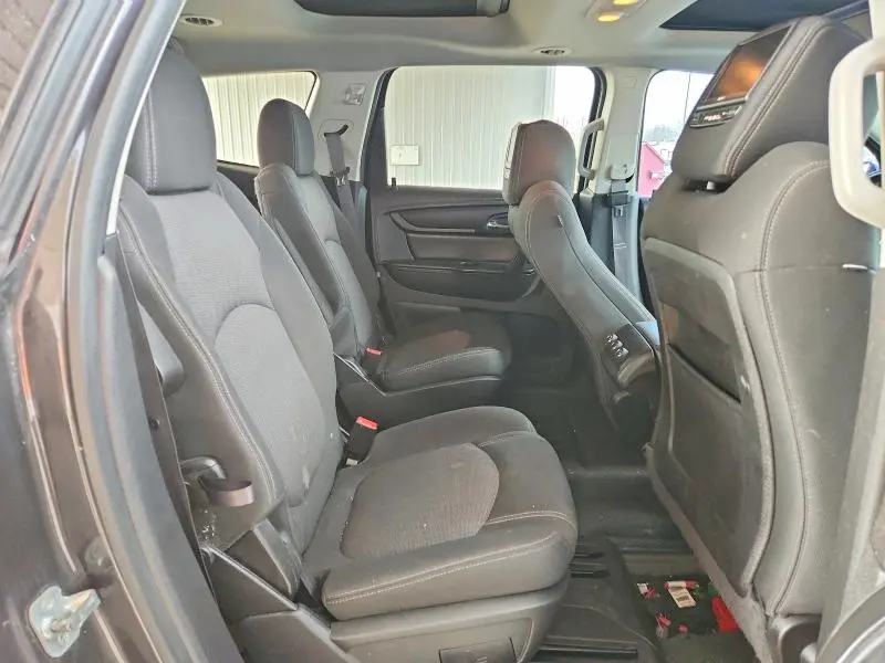 2015 CHEVROLET TRAVERSE LT  