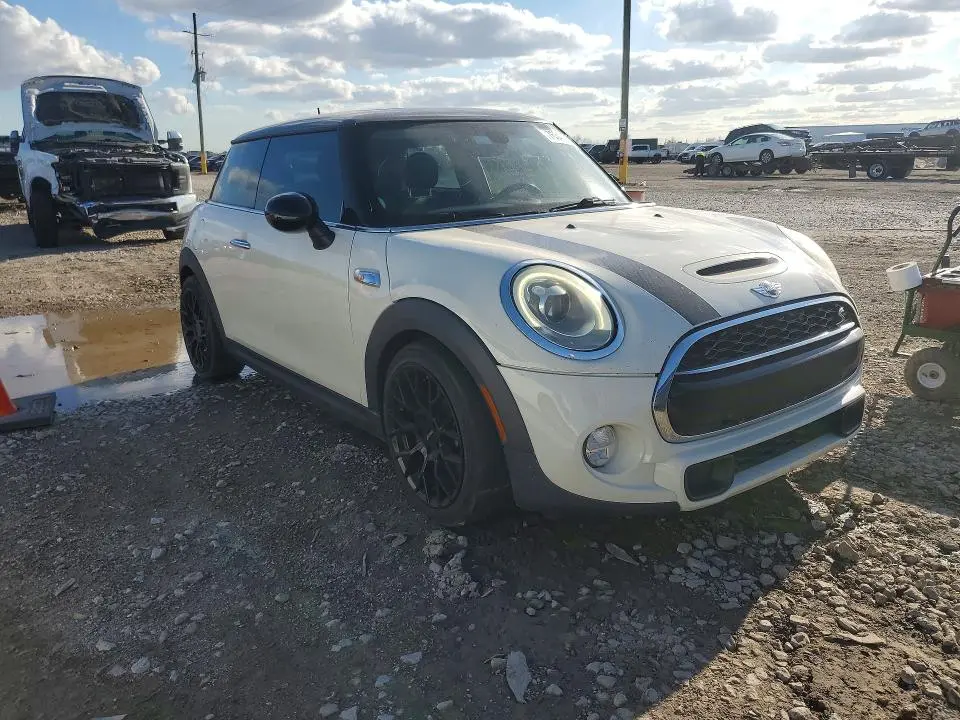 2017 MINI COOPER S  