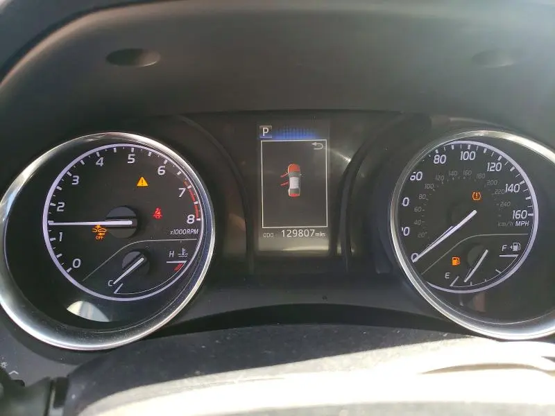 2019 TOYOTA CAMRY SE  