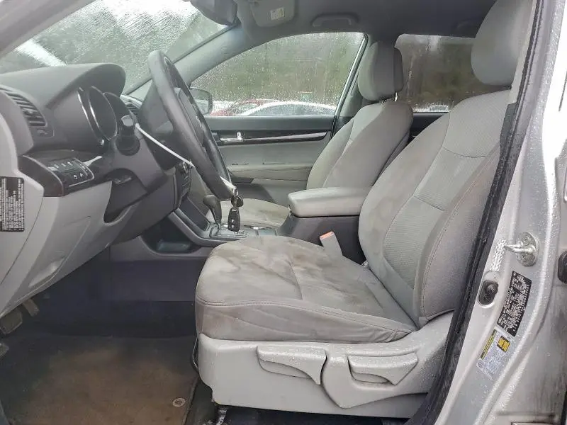 2011 KIA SORENTO BASE  