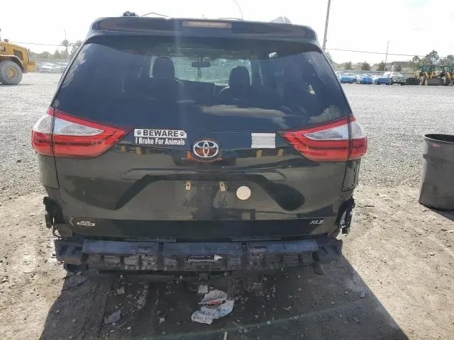 2017 TOYOTA SIENNA XLE  