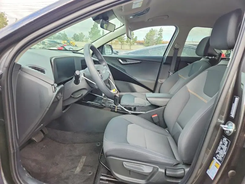 2024 KIA NIRO LX  