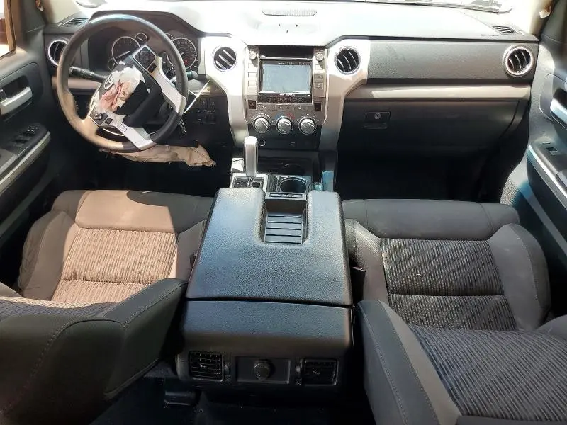 2016 TOYOTA TUNDRA CREWMAX SR5  