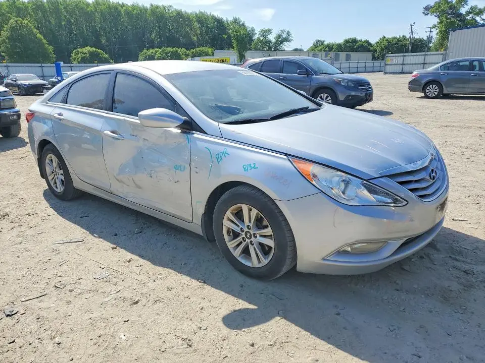 2013 HYUNDAI SONATA GLS  