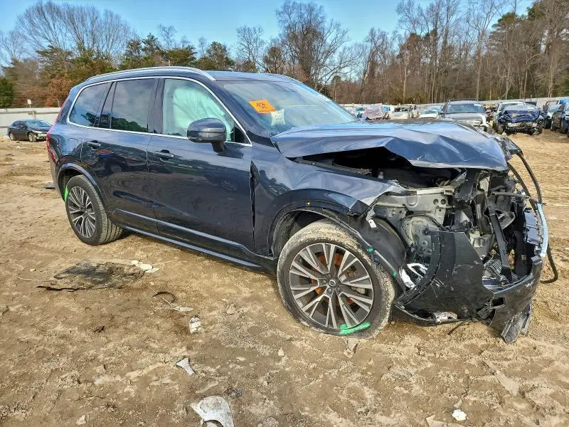 2021 VOLVO XC90 T6 MOMENTUM  