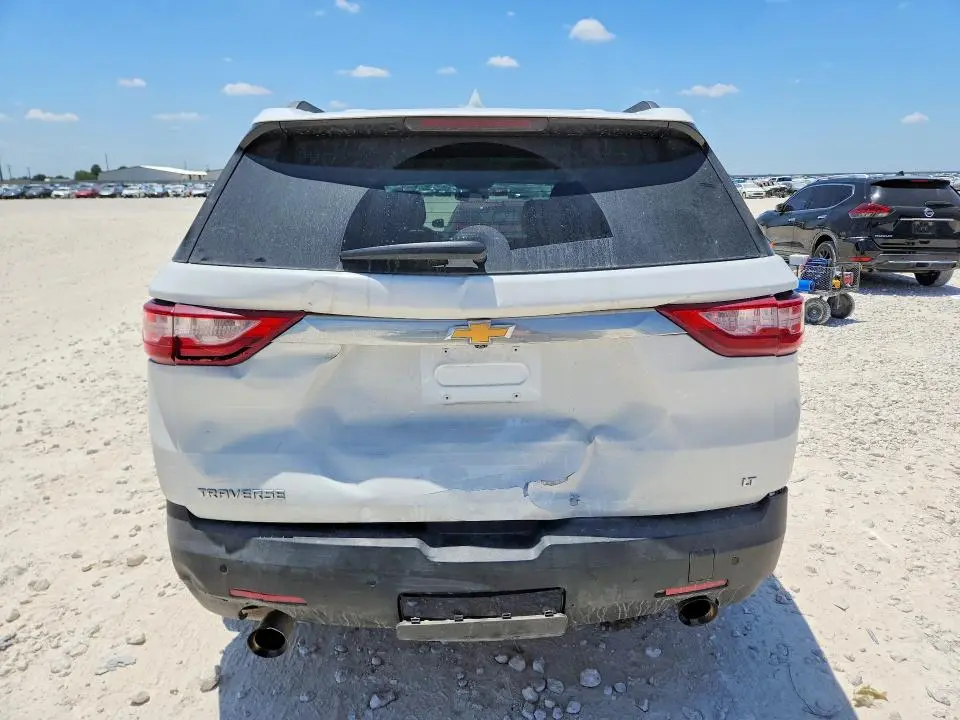 2021 CHEVROLET TRAVERSE LT  