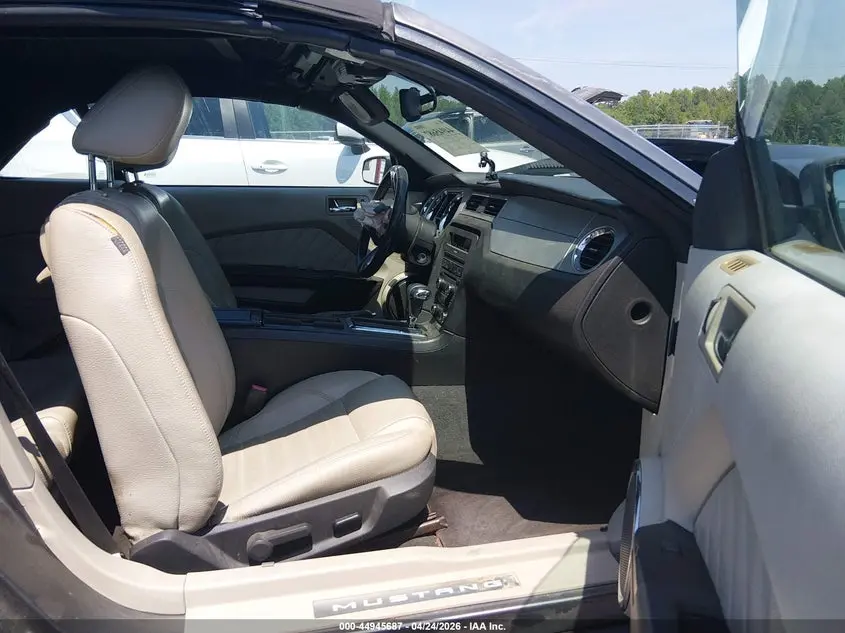 2011 FORD MUSTANG V6 PREMIUM