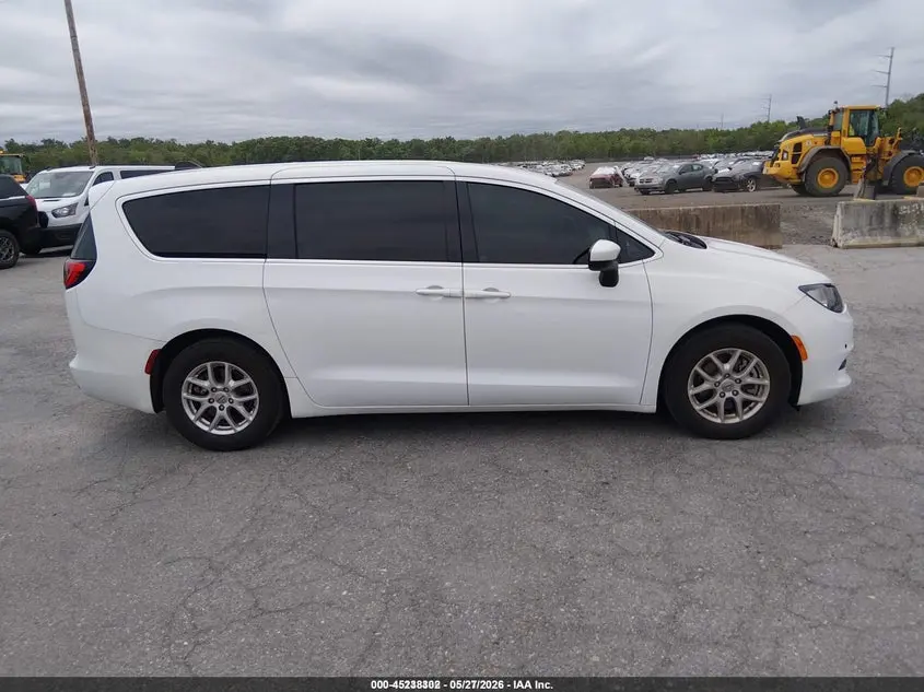 2021 CHRYSLER VOYAGER LX
