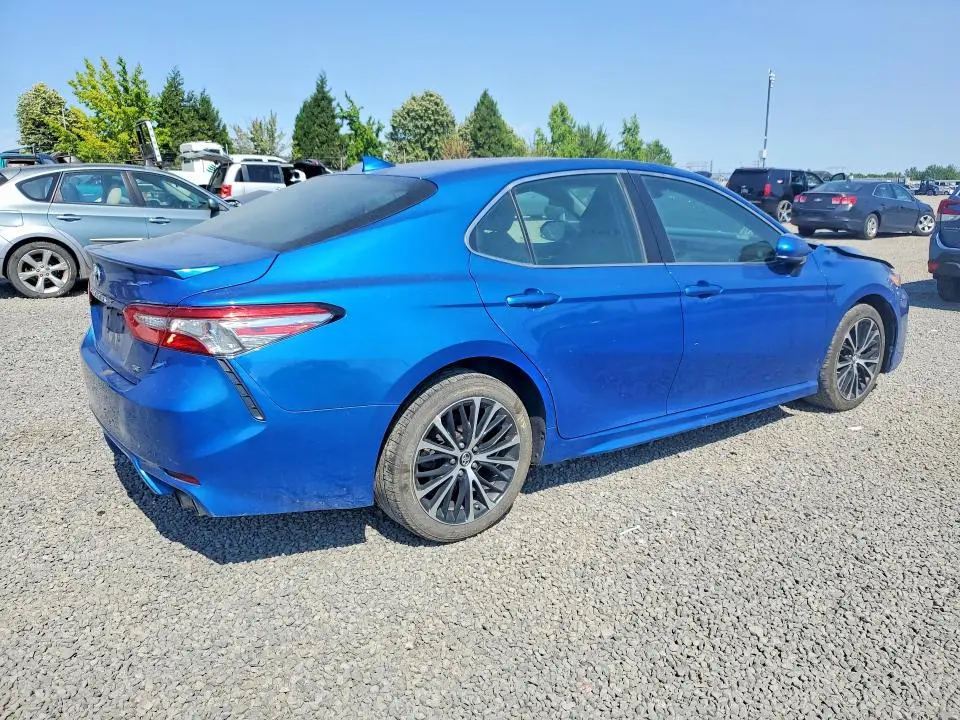 2019 TOYOTA CAMRY SE  