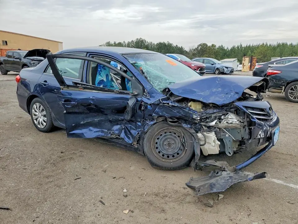 2013 TOYOTA COROLLA LE  