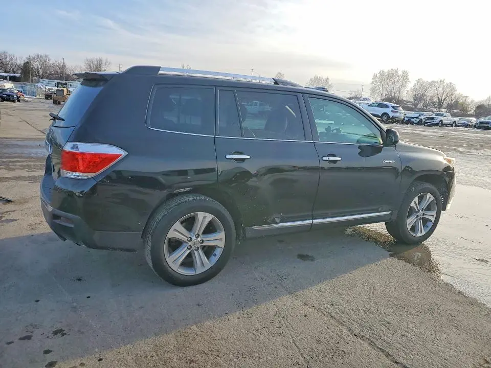 2013 TOYOTA HIGHLANDER LIMITED  