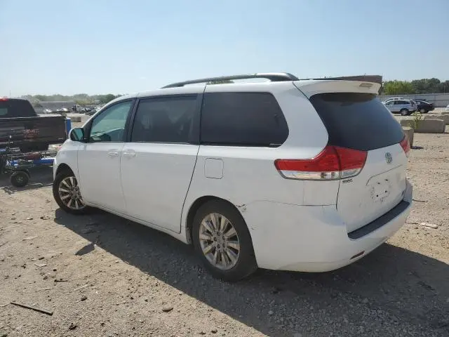 2012 TOYOTA SIENNA XLE