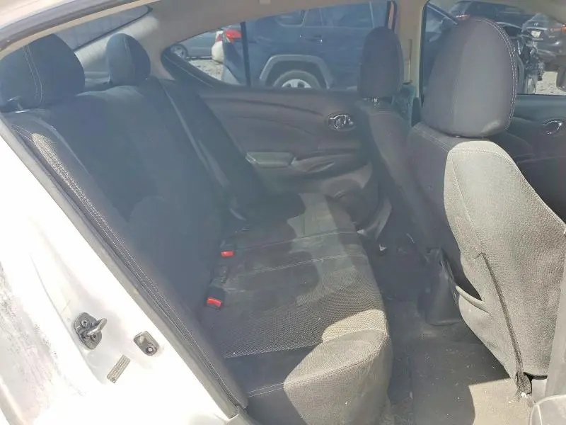 2019 NISSAN VERSA SV  