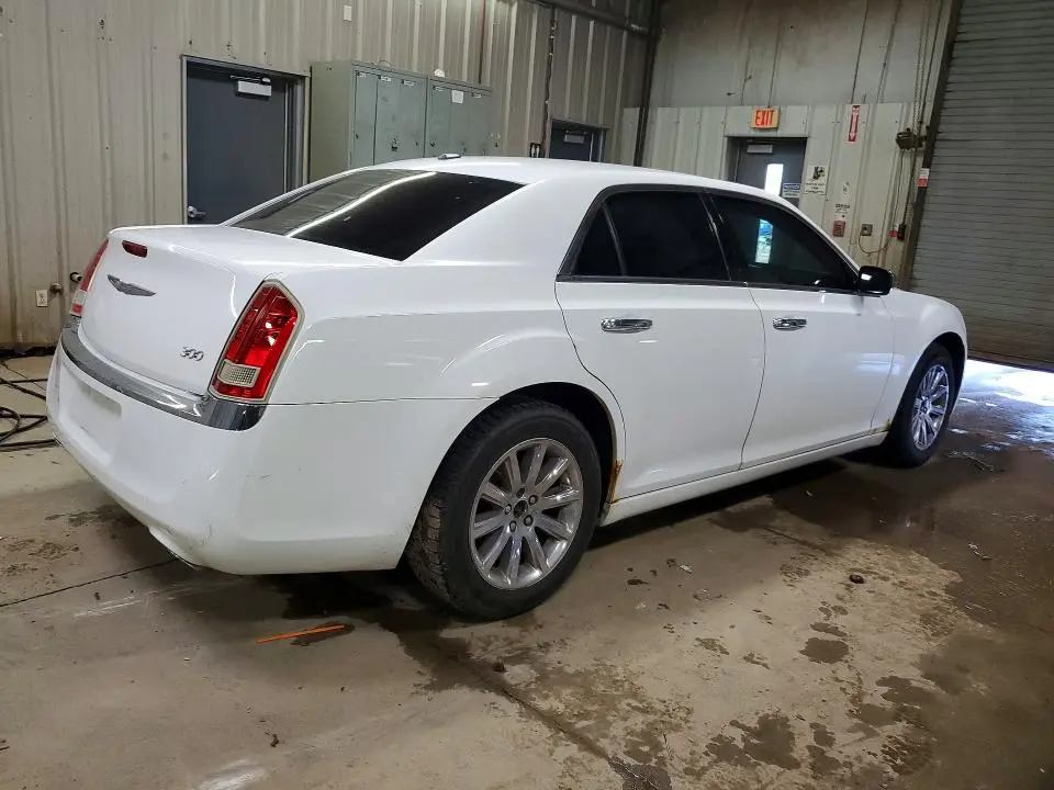 2011 CHRYSLER 300 LIMITED  