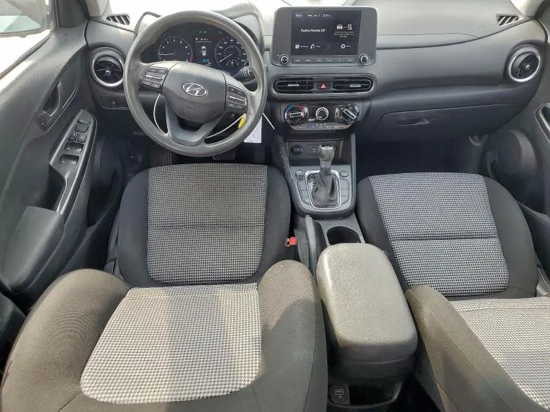 2023 HYUNDAI KONA SE  